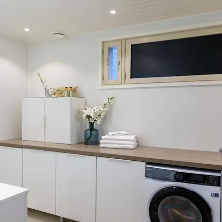 Luxurious Prime Location Hosted By Hygge Host Apartment *