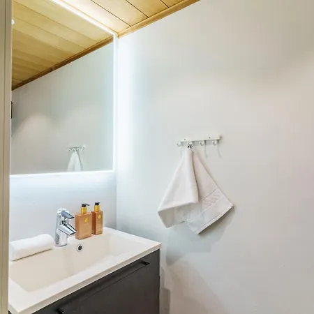 Riverside City House Hosted By Hygge Host